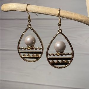 Mauna Kea and Waves Shell Pearl Earrings